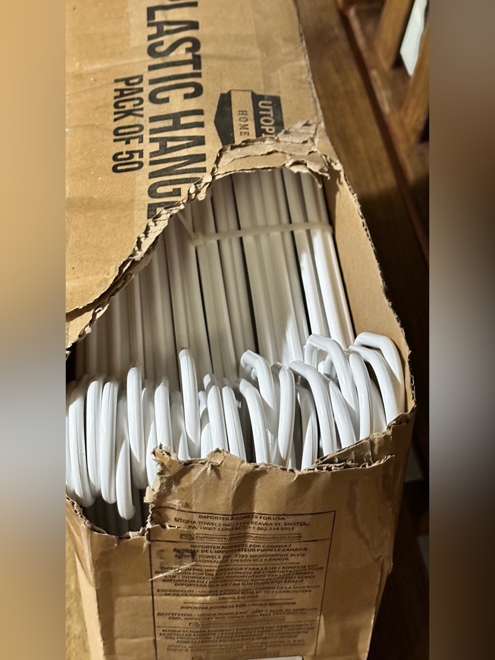 Utopia Home 50 Plastic Hangers Built-in Strap Hooks - White - New Open Box - Picture 5 of 8